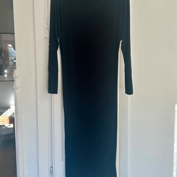 STILLWATER WIDE RIB LONG SLEEVE MAXI Black - Picture 2 of 5